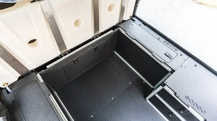 Alu-Cab Alu-Cabin Canopy Camper – Toyota Tundra 2022-Present 3rd Gen. – Front Utility Module – 5‘5″ Bed