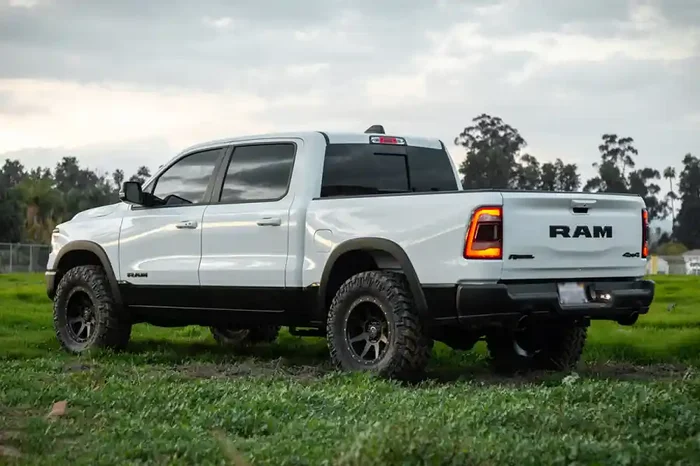 ICON 2019-UP RAM 1500 2/4WD 0-1.5″ LIFT STAGE 5 SUSPENSION SYSTEM WITH TUBULAR UCA – K213105T
